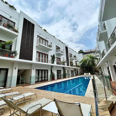 1br Modern In Old In Colonial Building *