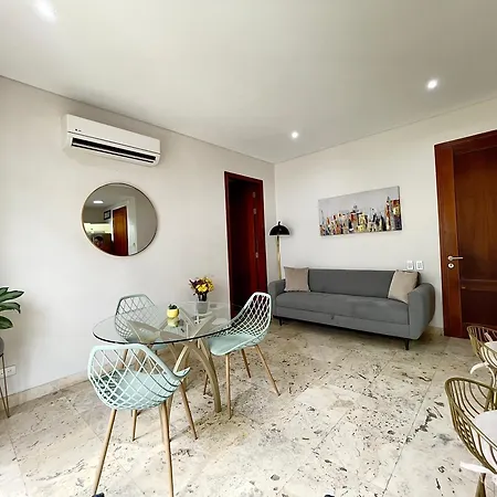 Apartment 1br Modern In Old In Colonial Building *
